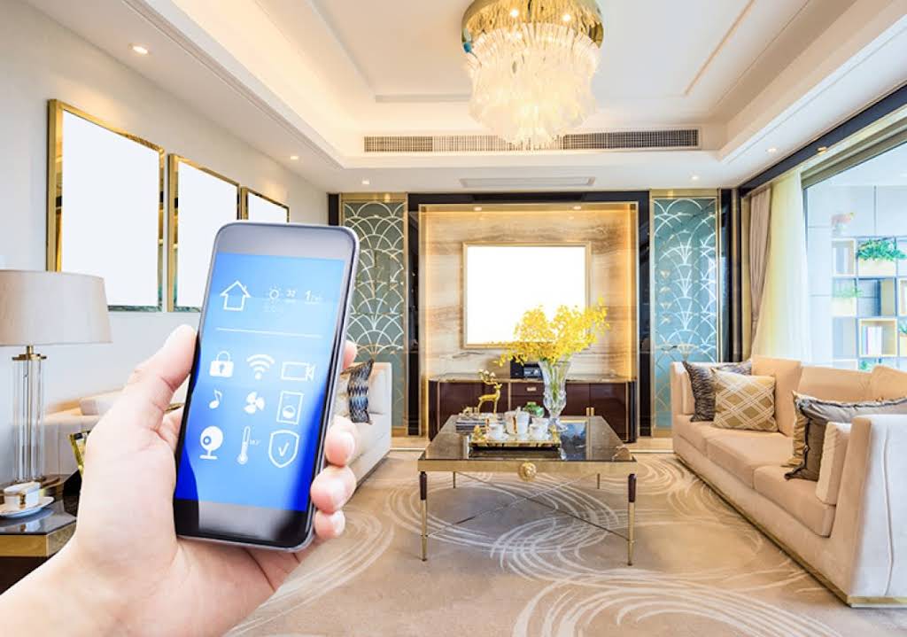 صيحة Smart Luxury في دمج التكنولوجيا الذكية مع الفخامة في الديكور الداخلي